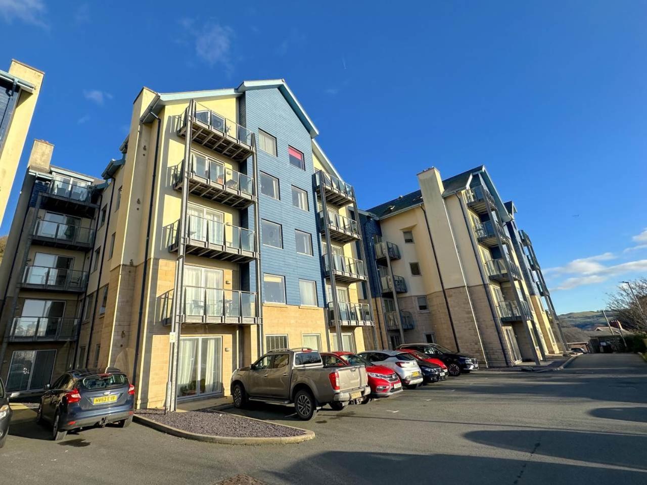 Parc Y Bryn Serviced Apartments Абериствіт Екстер'єр фото